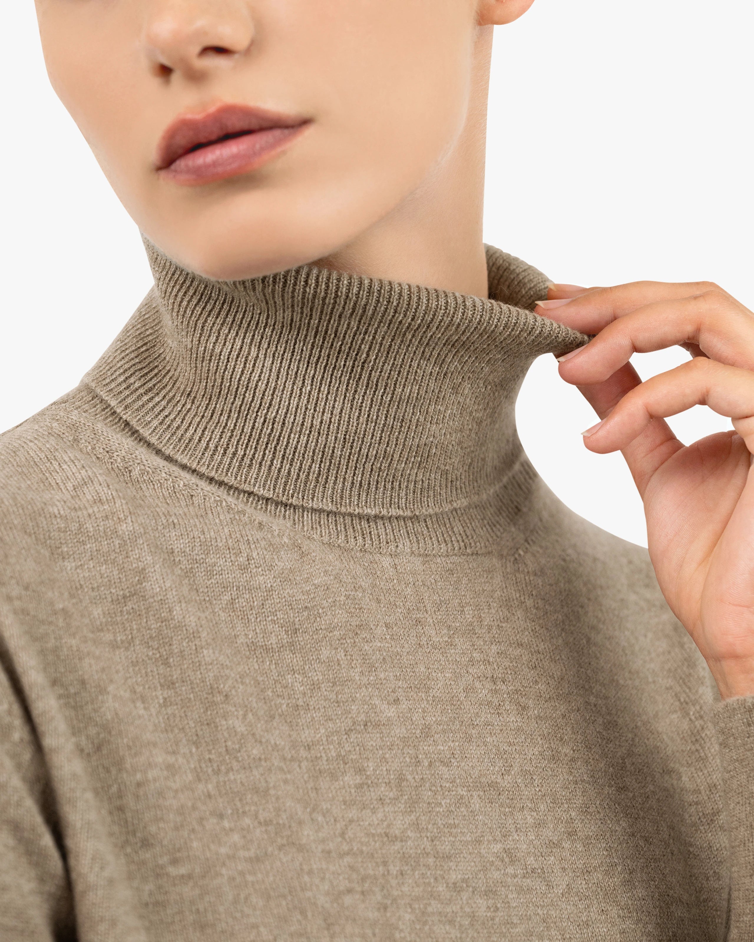 Women's Essential Turtleneck Sweater - Taupe Cashmere