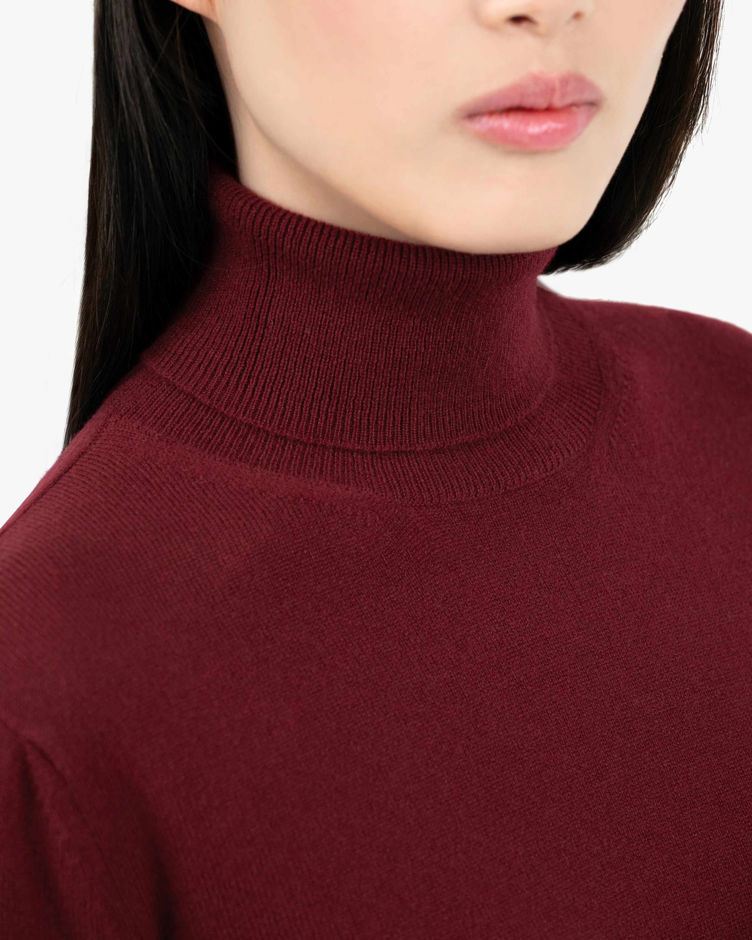 Women's Essential Turtleneck Sweater - Bordeaux Cashmere