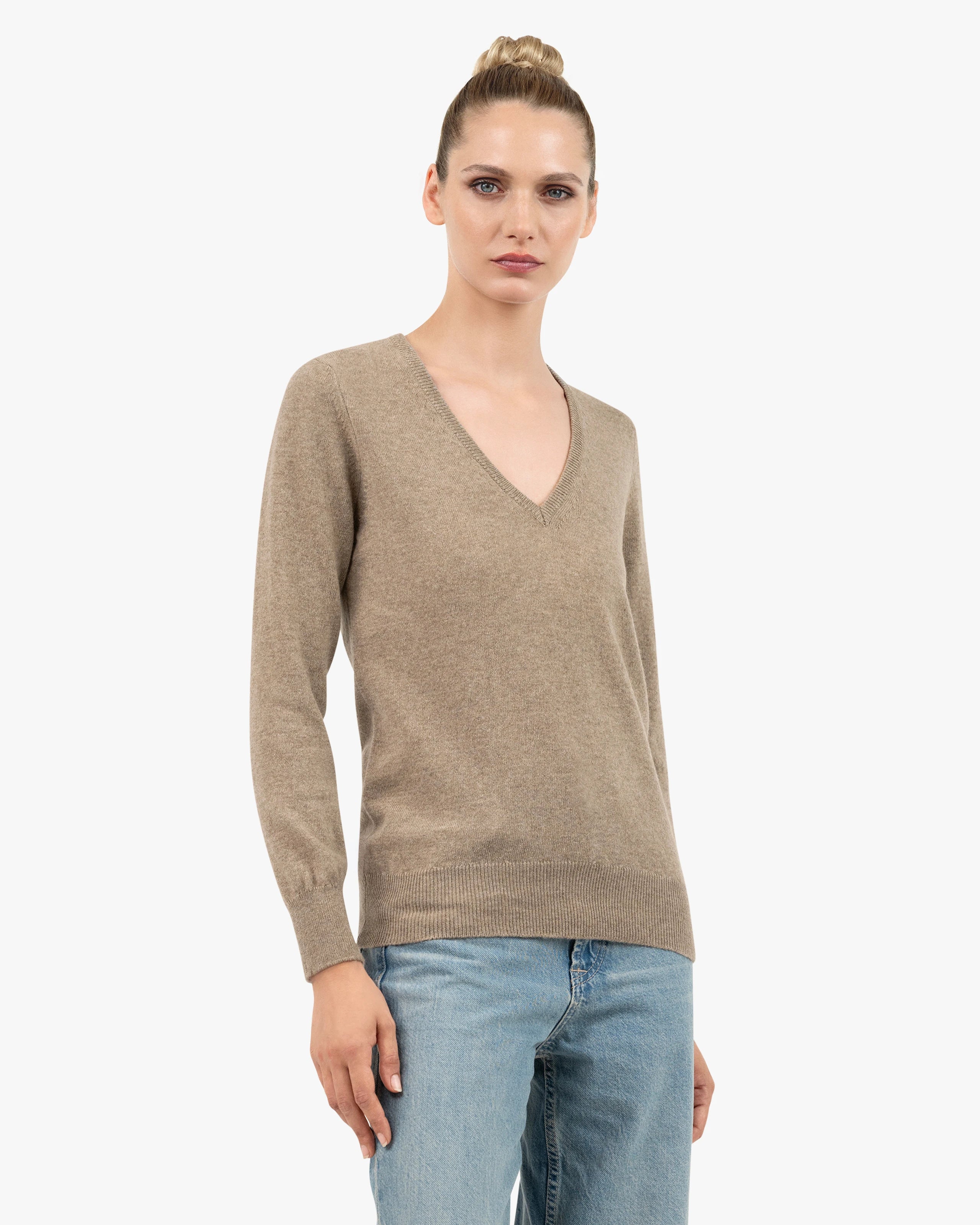 Women's Essential V-Neck Sweater - Taupe Cashmere