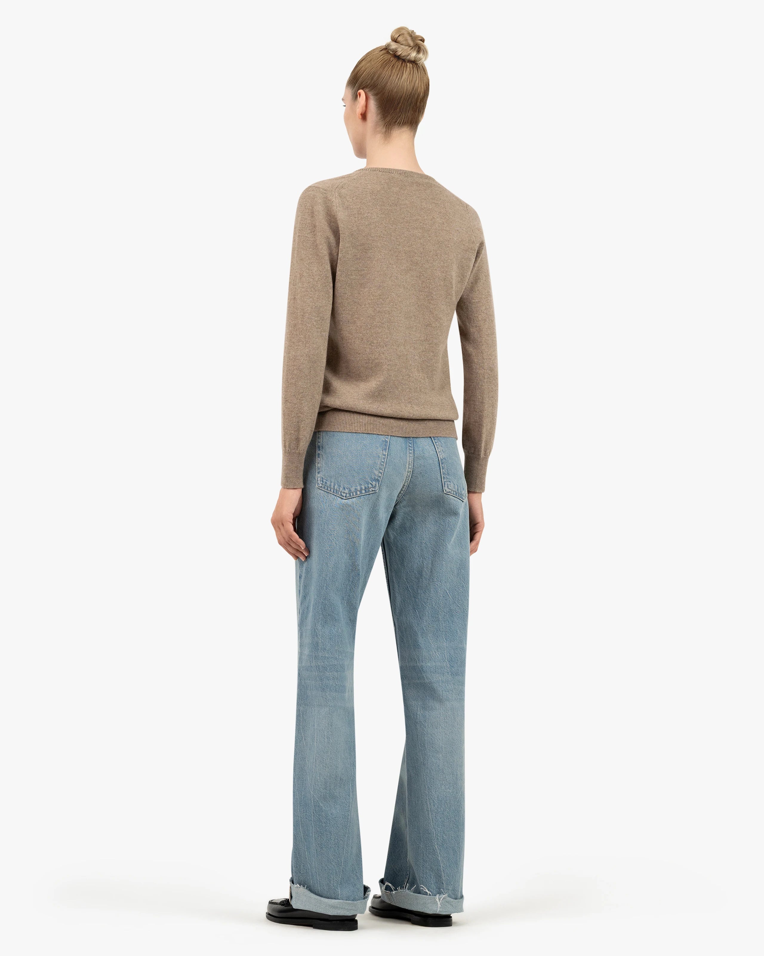 Women's Essential V-Neck Sweater - Taupe Cashmere