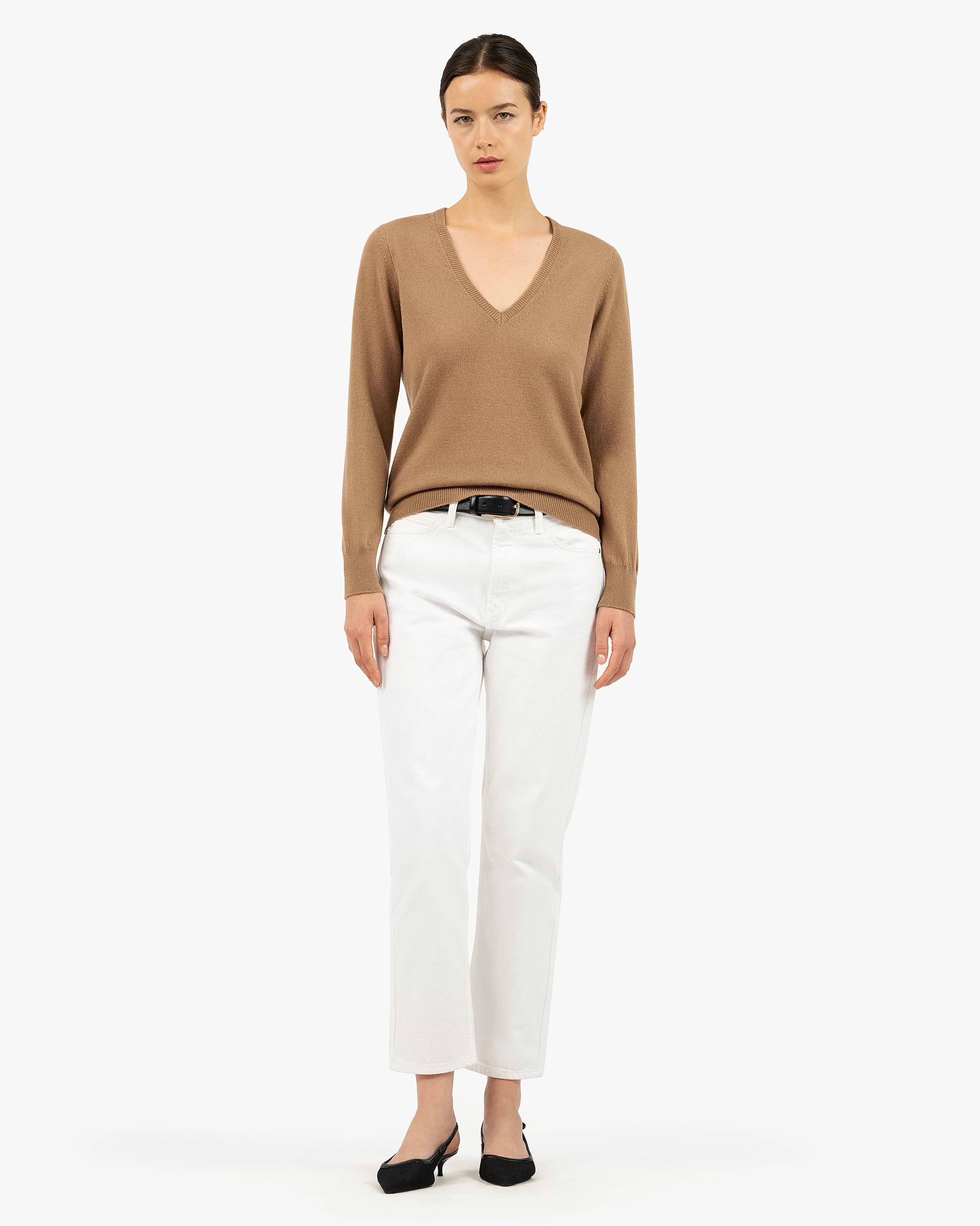 Women's Essential V-Neck Sweater - Camel Cashmere